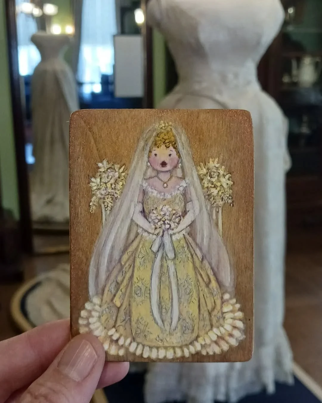 I brought her to see her wedding gown! ✨🤍✨️

Elizabeth "Baby" Doe married silver baron Horace Tabor in 1883, in a lavish ceremony in Washington DC; attended by the president, but a scandal to society at the time. Elizabeth's gown was rumor