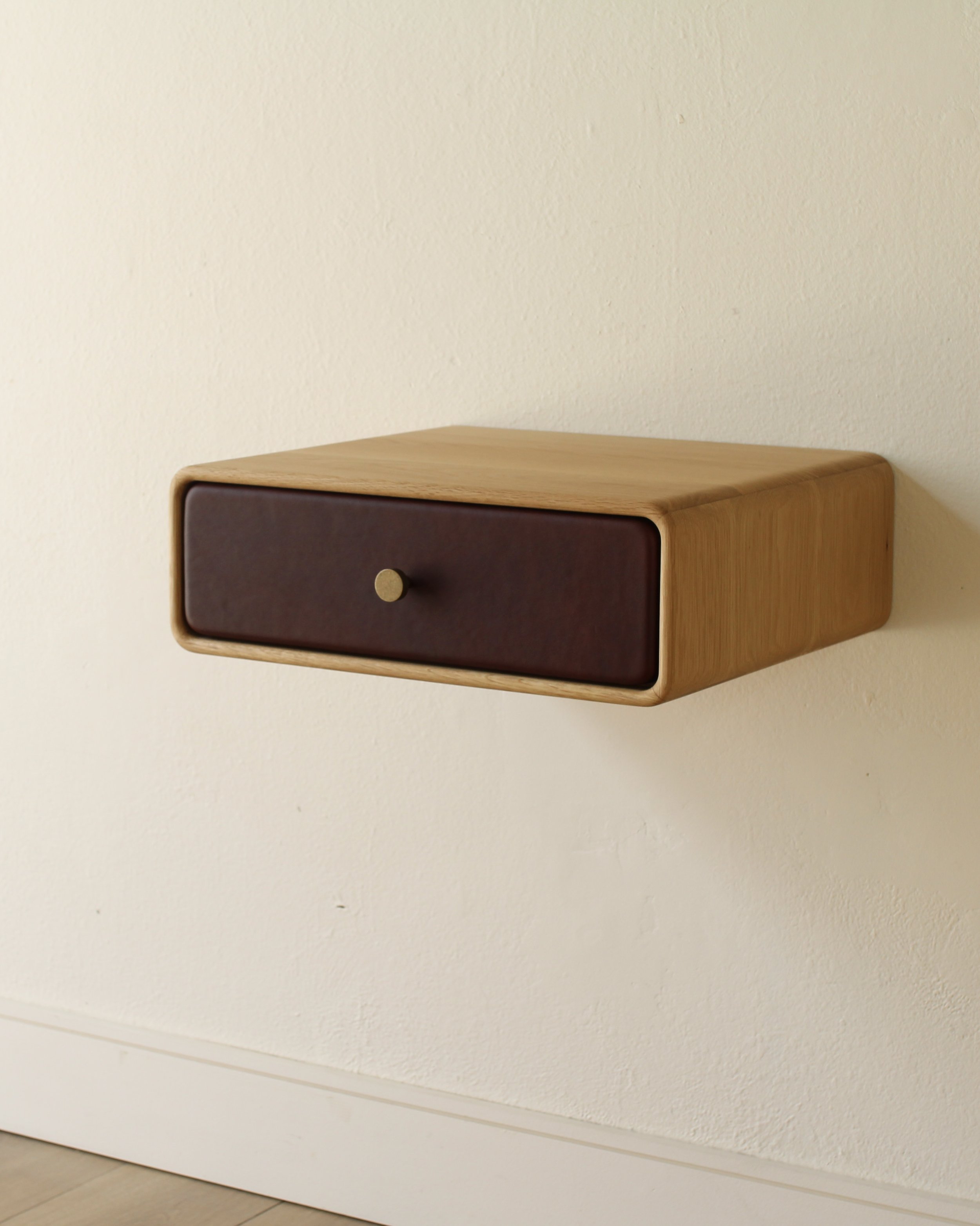 Floating Nightstand o13.jpg