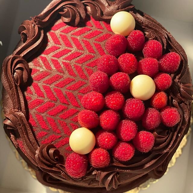 Another Raspberry Mocha Gateau heading out to make someone&rsquo;s day a little sweeter! This tome he&rsquo;s taking a train up to #Chicago I&rsquo;m glad the folks up in the #windycity will get a chance to try some good cake 😏 Remember, for folks i