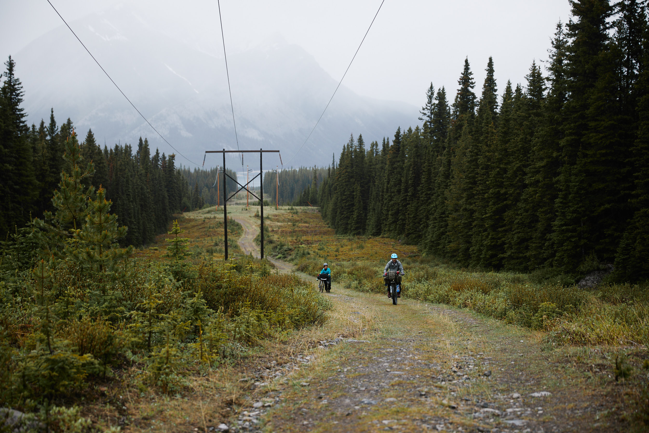  As we approached the highest point of the pass it began to snow. 