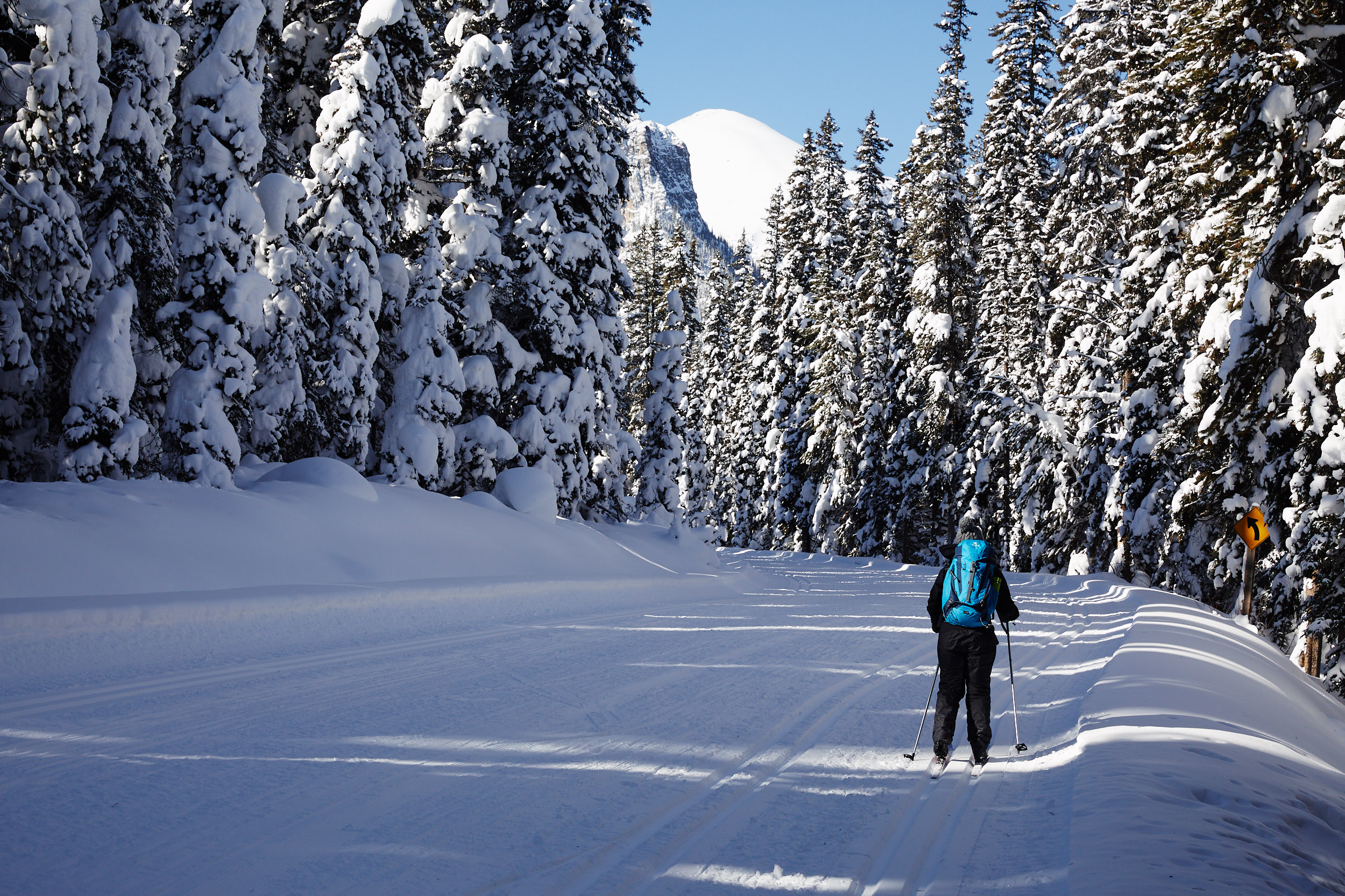 Moraine Lake Road 11.jpg