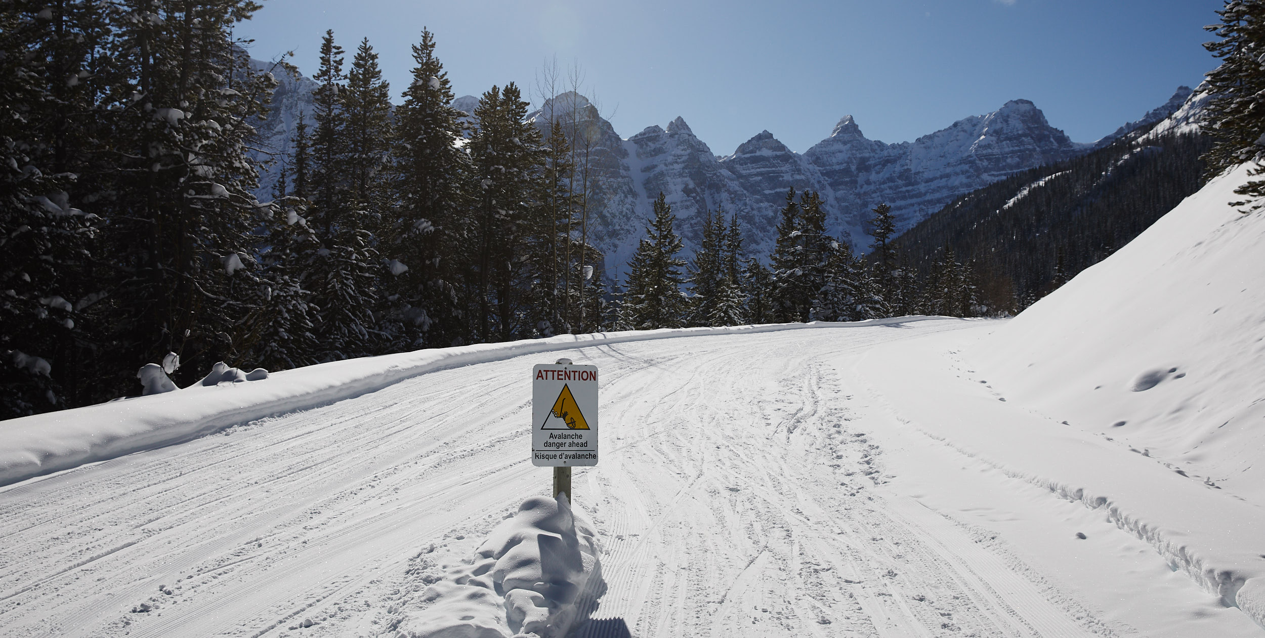  At this point you need avalanche gear to safely continue, so we had a quick lunch and headed back. 