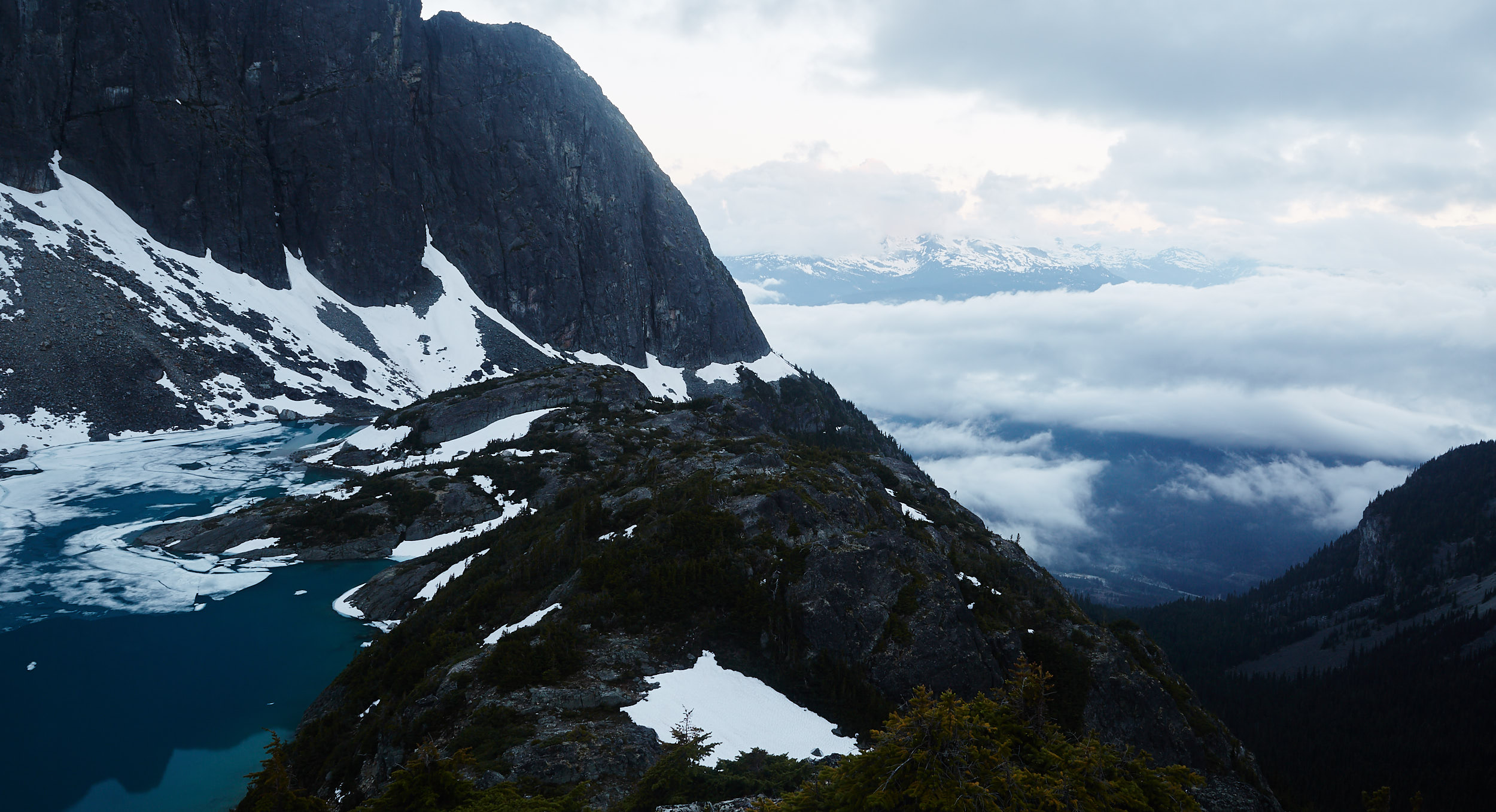  The next morning we woke up early, packed up camp and began the hike down. 