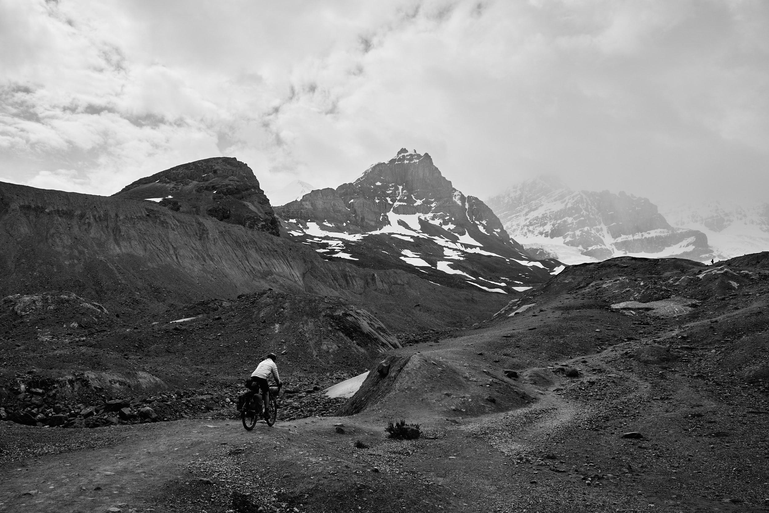 Icefields Parkway Cycle Tour - Lake Louise to Jasper 58.jpg