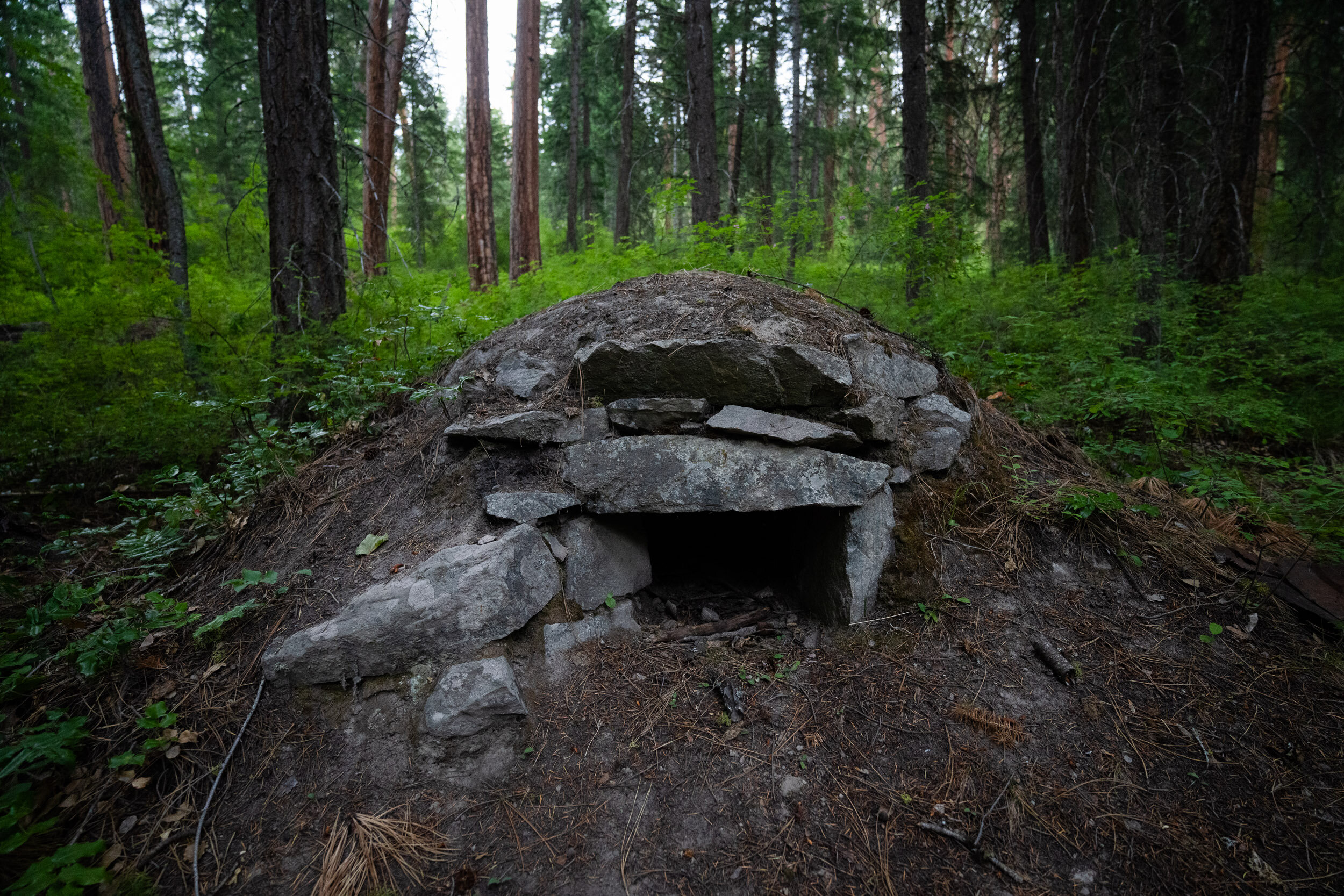  Rock Ovens like this can be found along the route of the Kettle Valley Railway. Building the KVR was hard, dangerous work. With an oven like this at camp, workers could have freshly baked bread each day. 