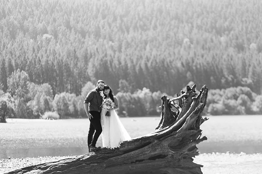 Sneak Peek - Jessie and Chris' Rattlesnake Ridge Wedding