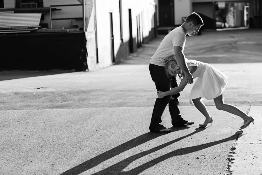 1-Minneapolis-playfulcouple-.jpg