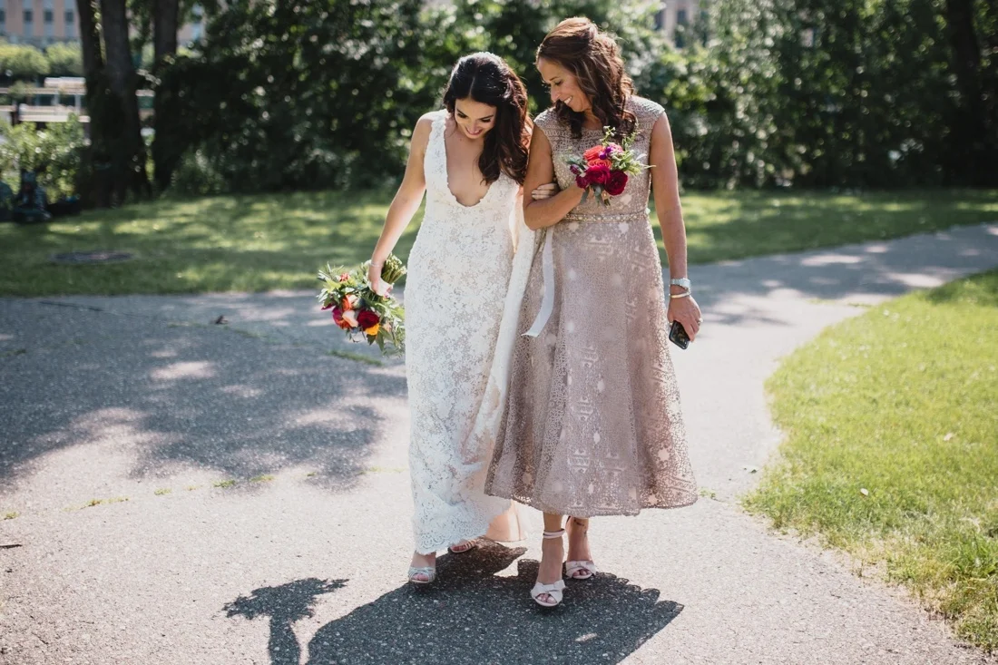27_Minneapolis_Wedding_photographers-1100x733.jpg