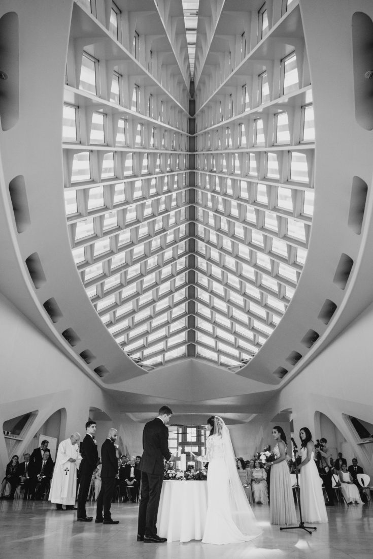 21_Milwaukee-Art-Museum-Wedding-735x1100.jpg