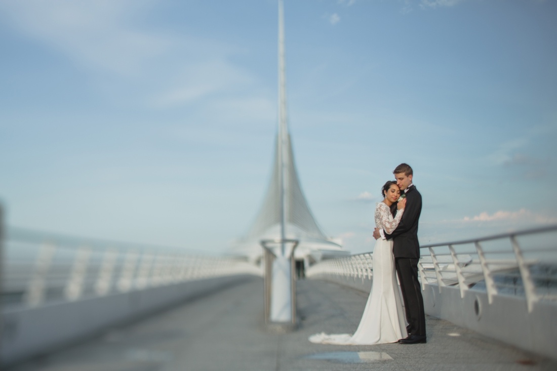 29_Milwaukee-Art-Museum-Wedding-1100x733.jpg