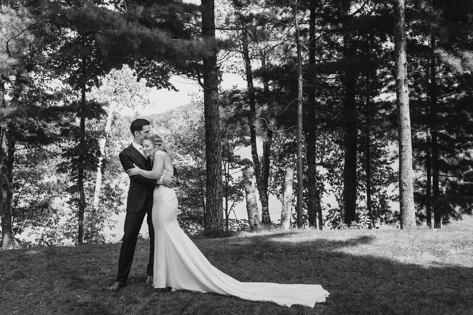 022_Wisconsin_lake_wedding.jpg