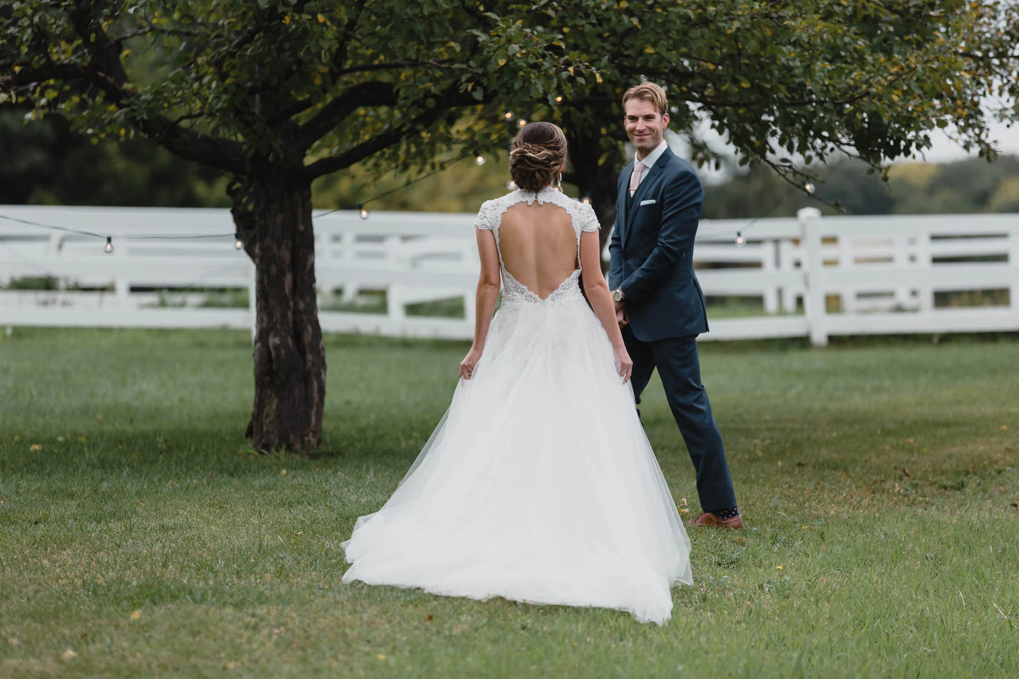 028_Minnesota_backyard_wedding.jpg