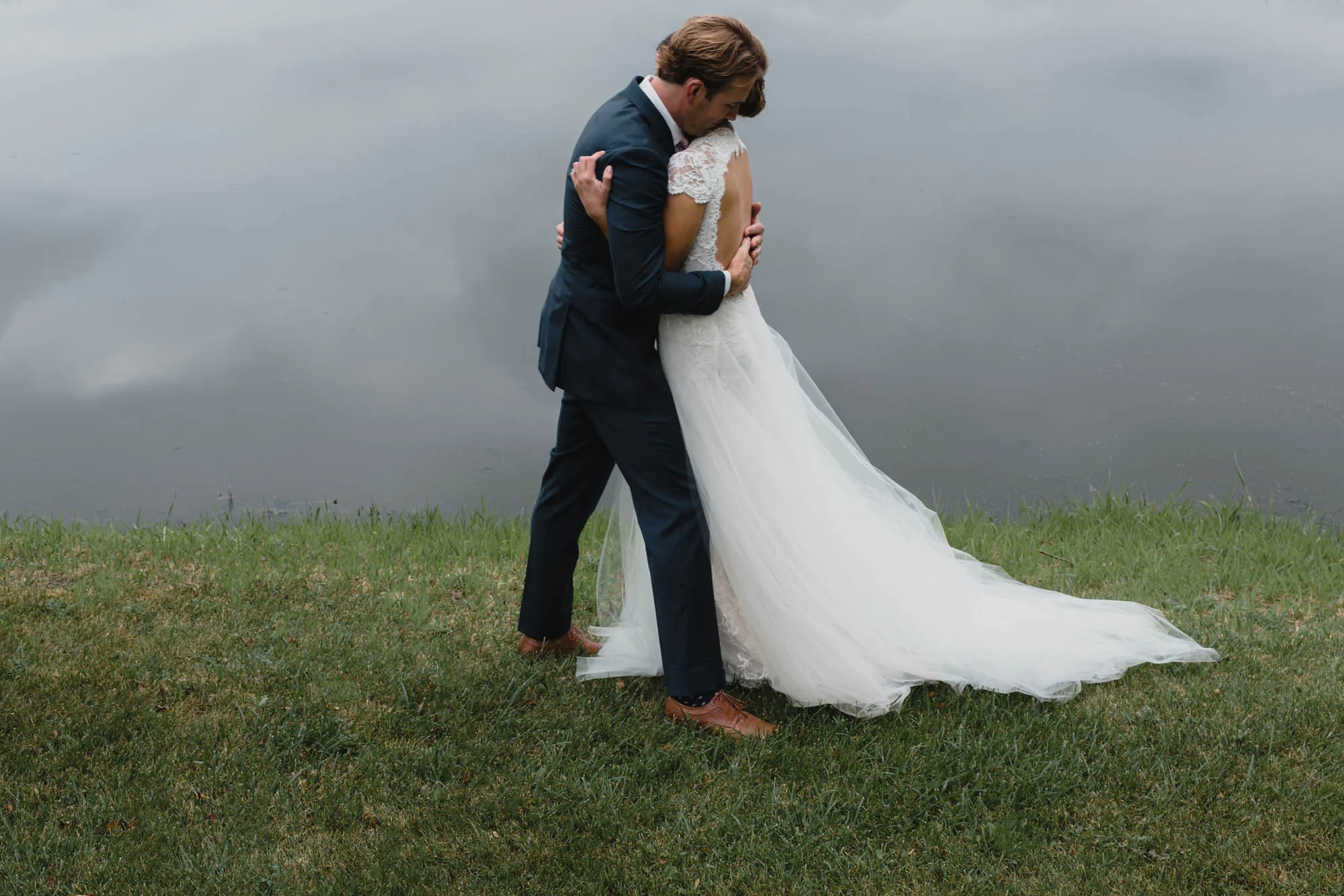 029_Minnesota_backyard_wedding.jpg