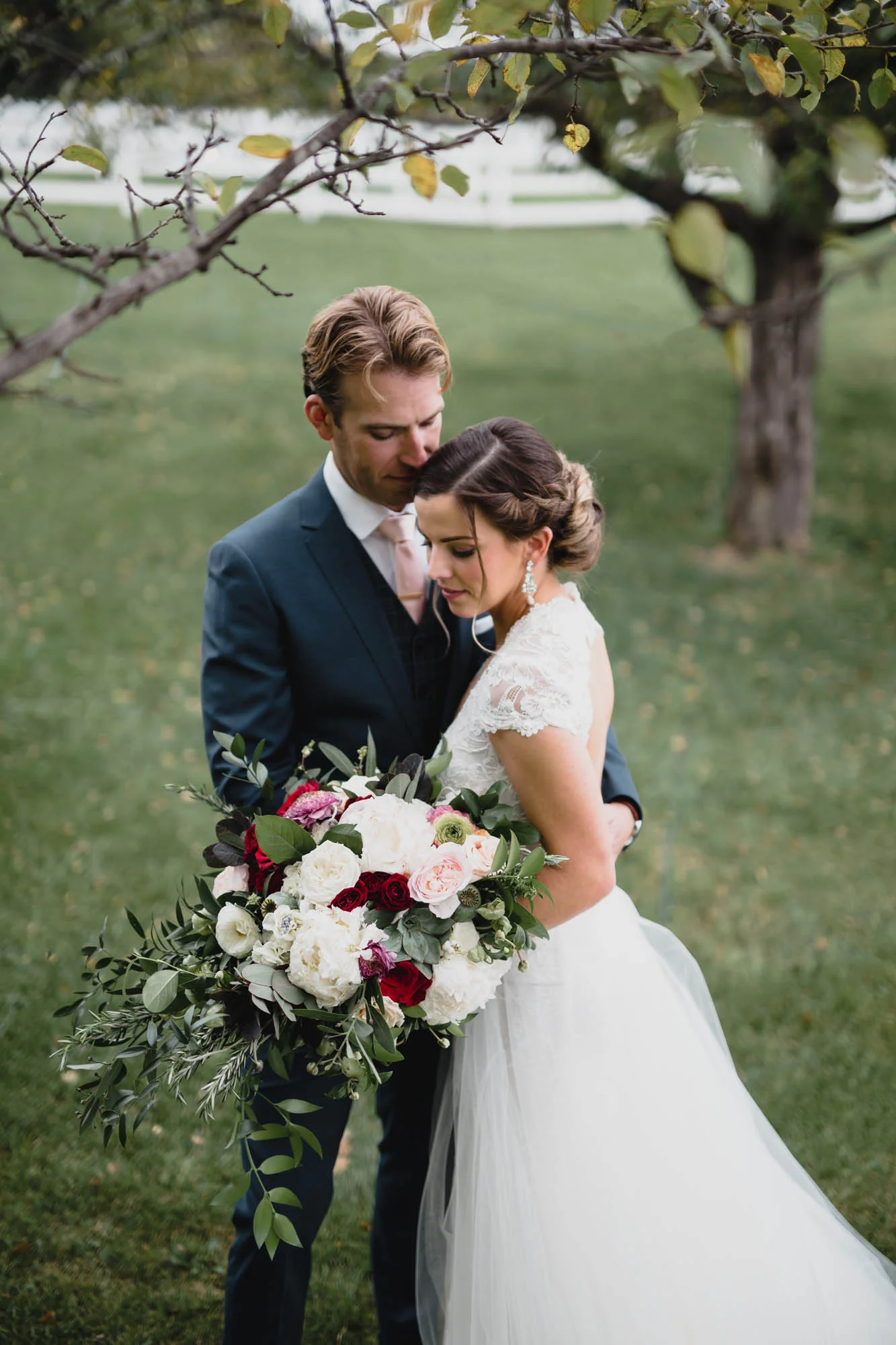 034_Minnesota_backyard_wedding.jpg