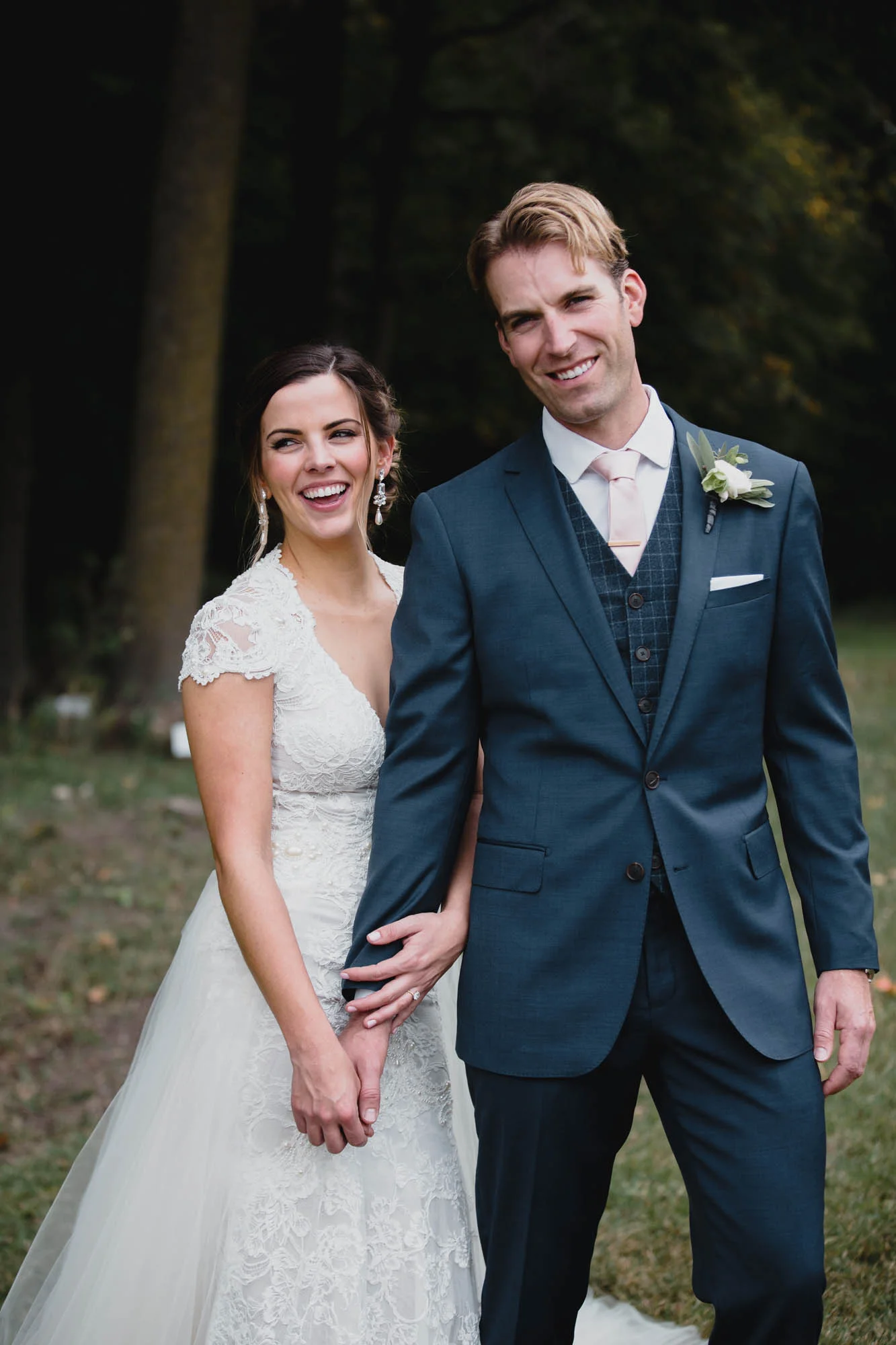 050_Minnesota_backyard_wedding.jpg