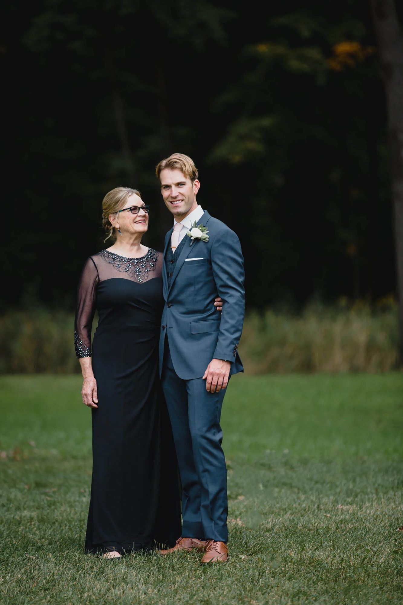 064_Minnesota_backyard_wedding.jpg