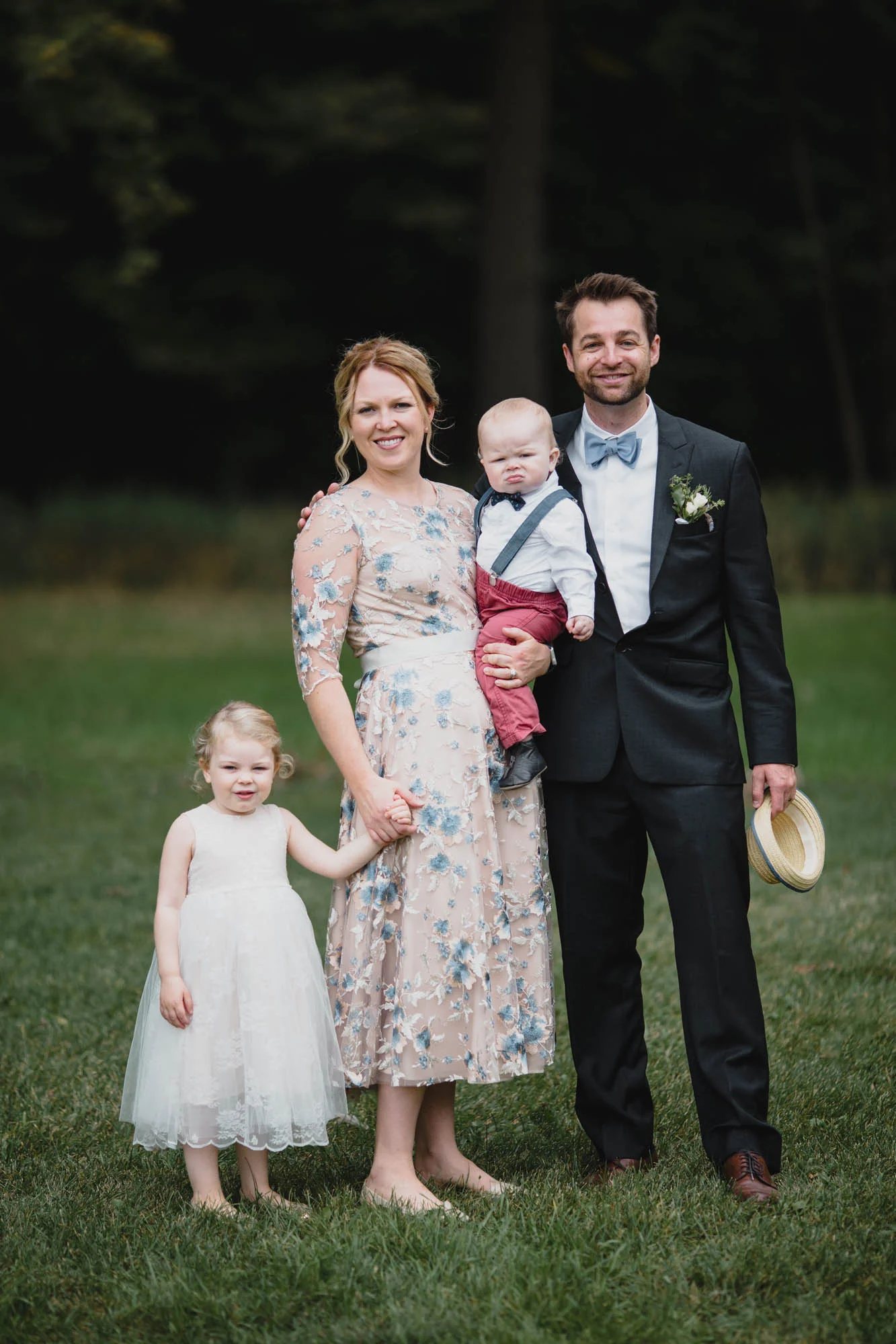 067_Minnesota_backyard_wedding.jpg