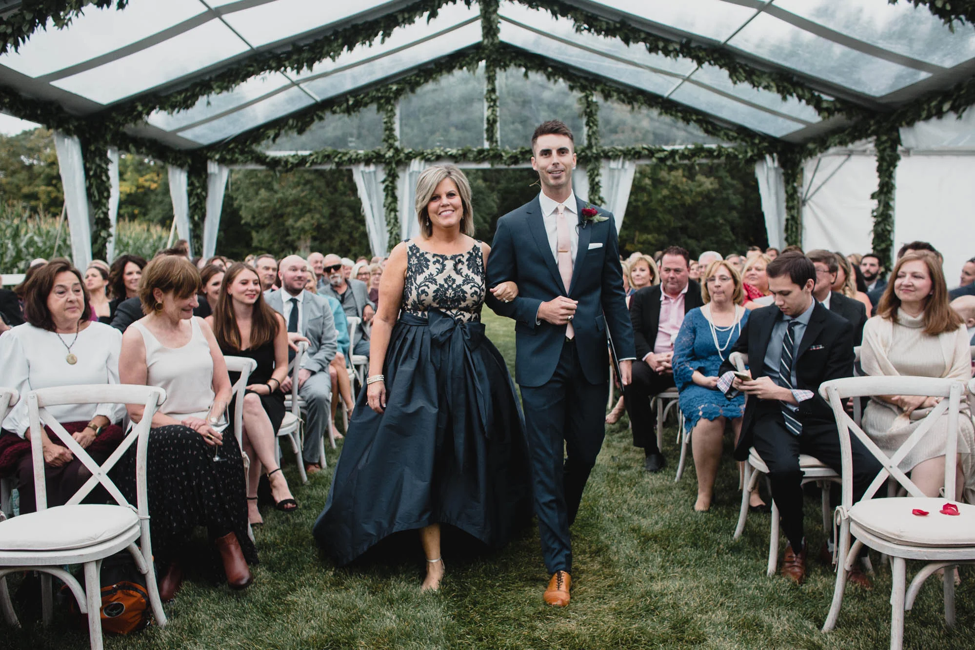 074_Minnesota_backyard_wedding.jpg