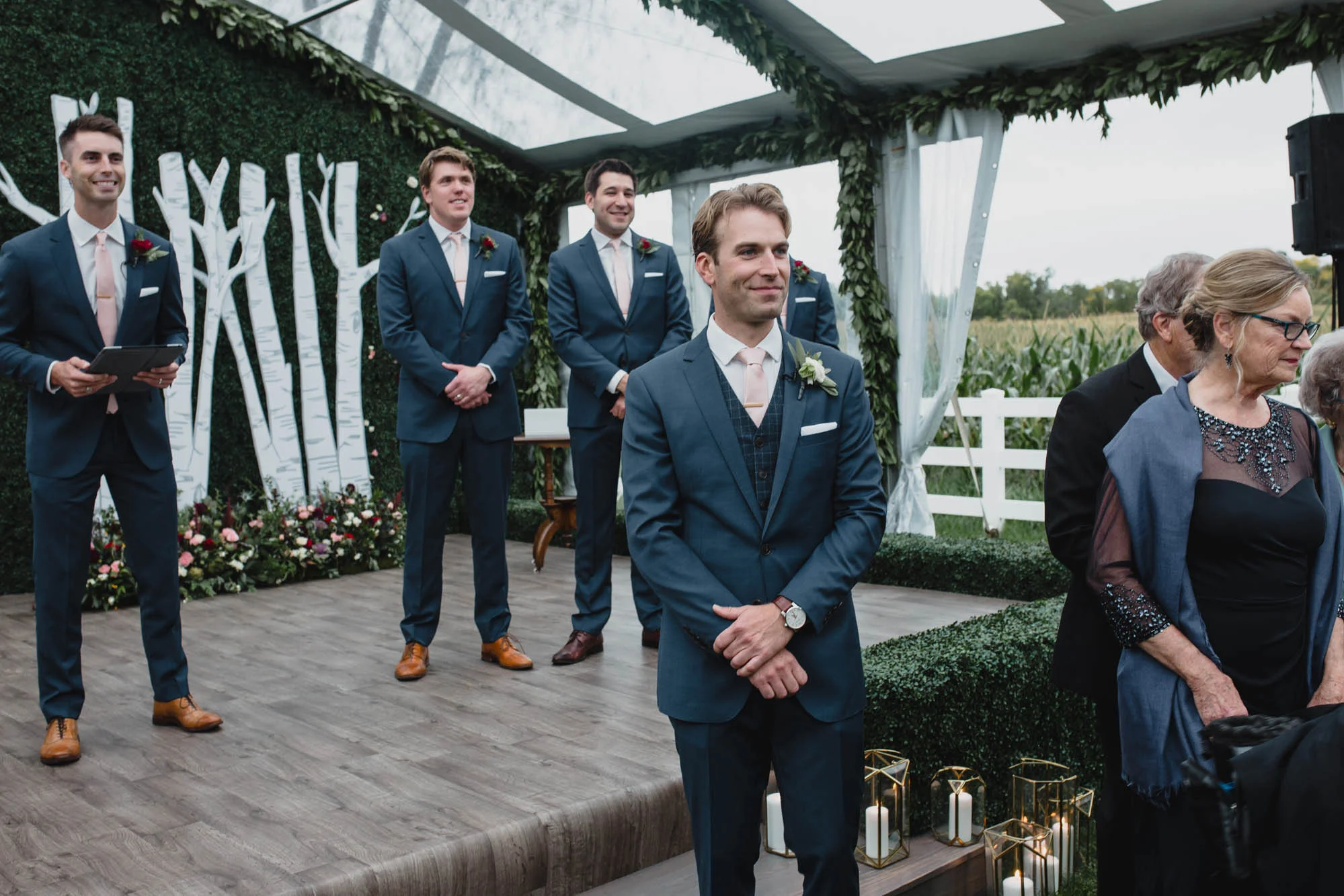 082_Minnesota_backyard_wedding.jpg
