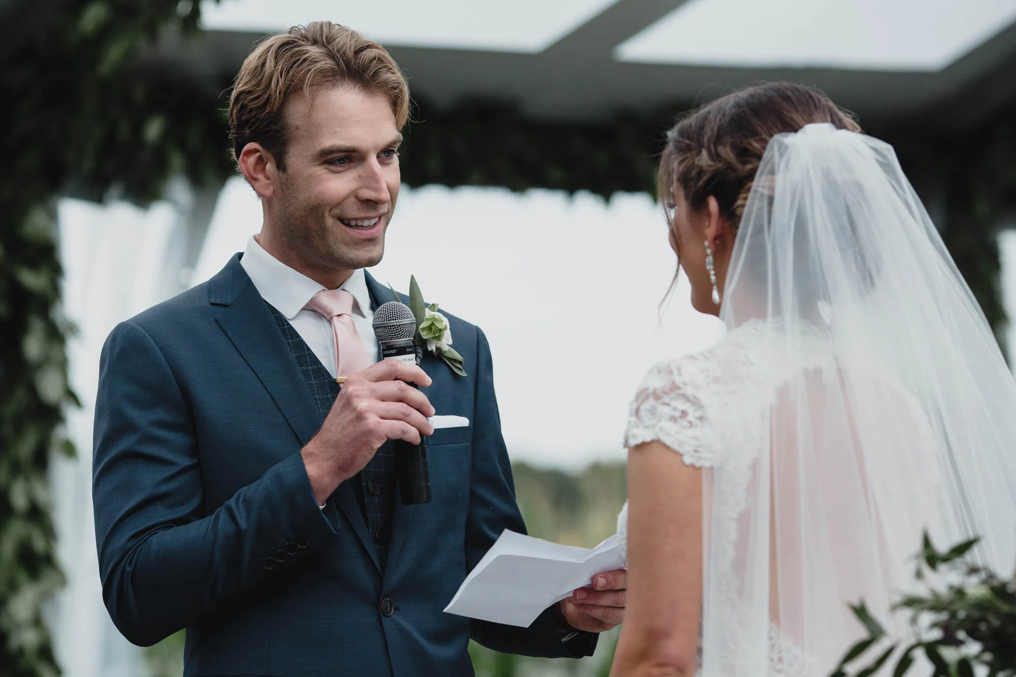 089_Minnesota_backyard_wedding.jpg