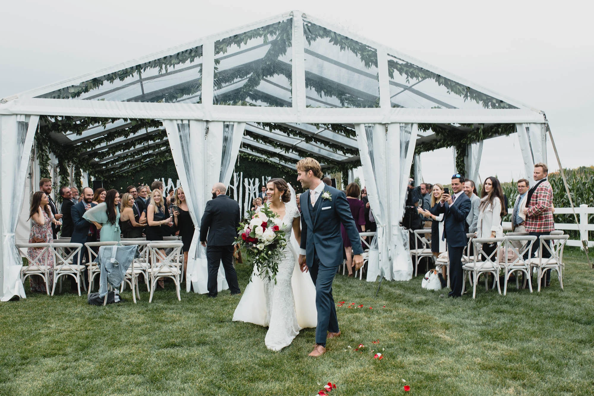 103_Minnesota_backyard_wedding.jpg