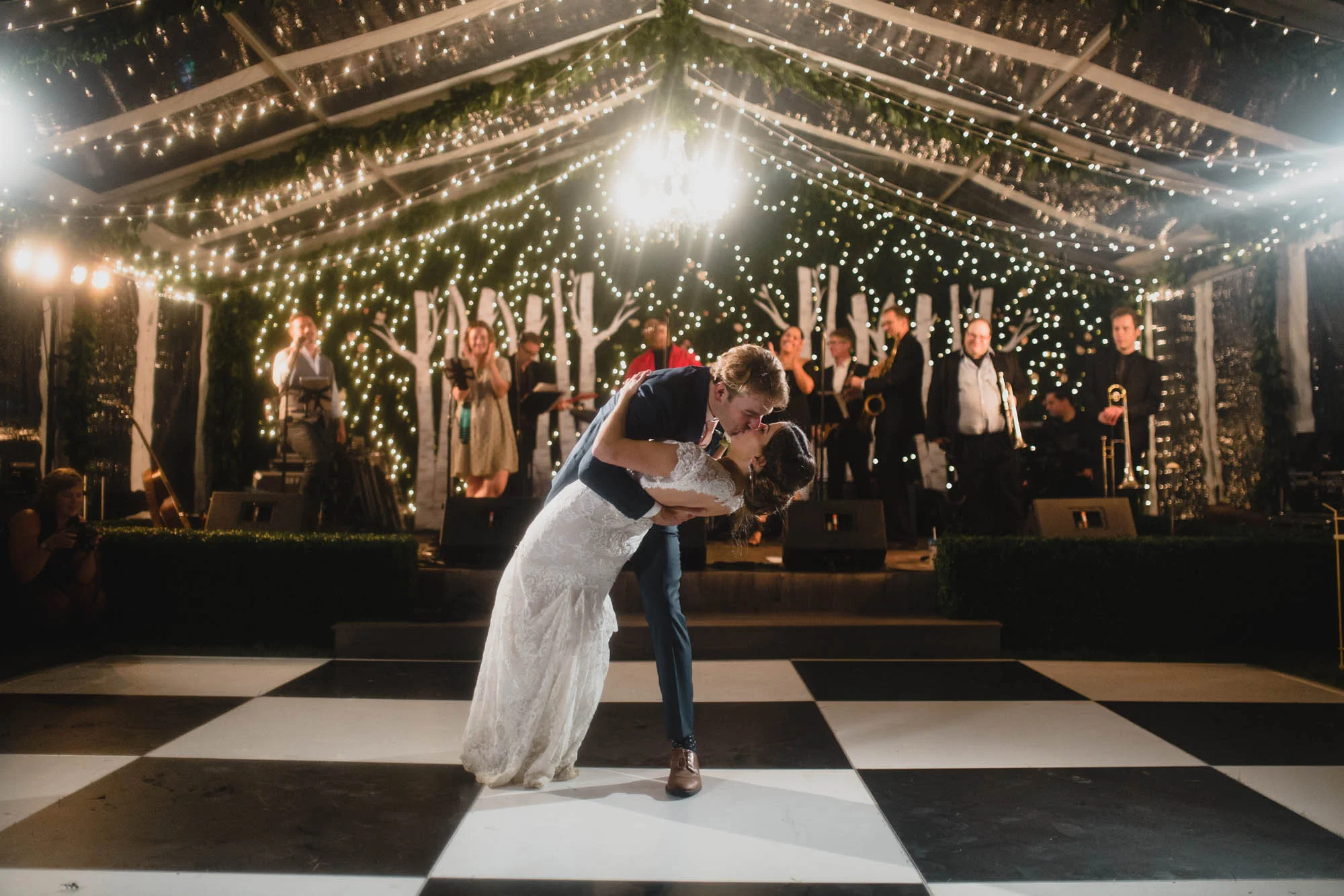 127_Minnesota_backyard_wedding.jpg