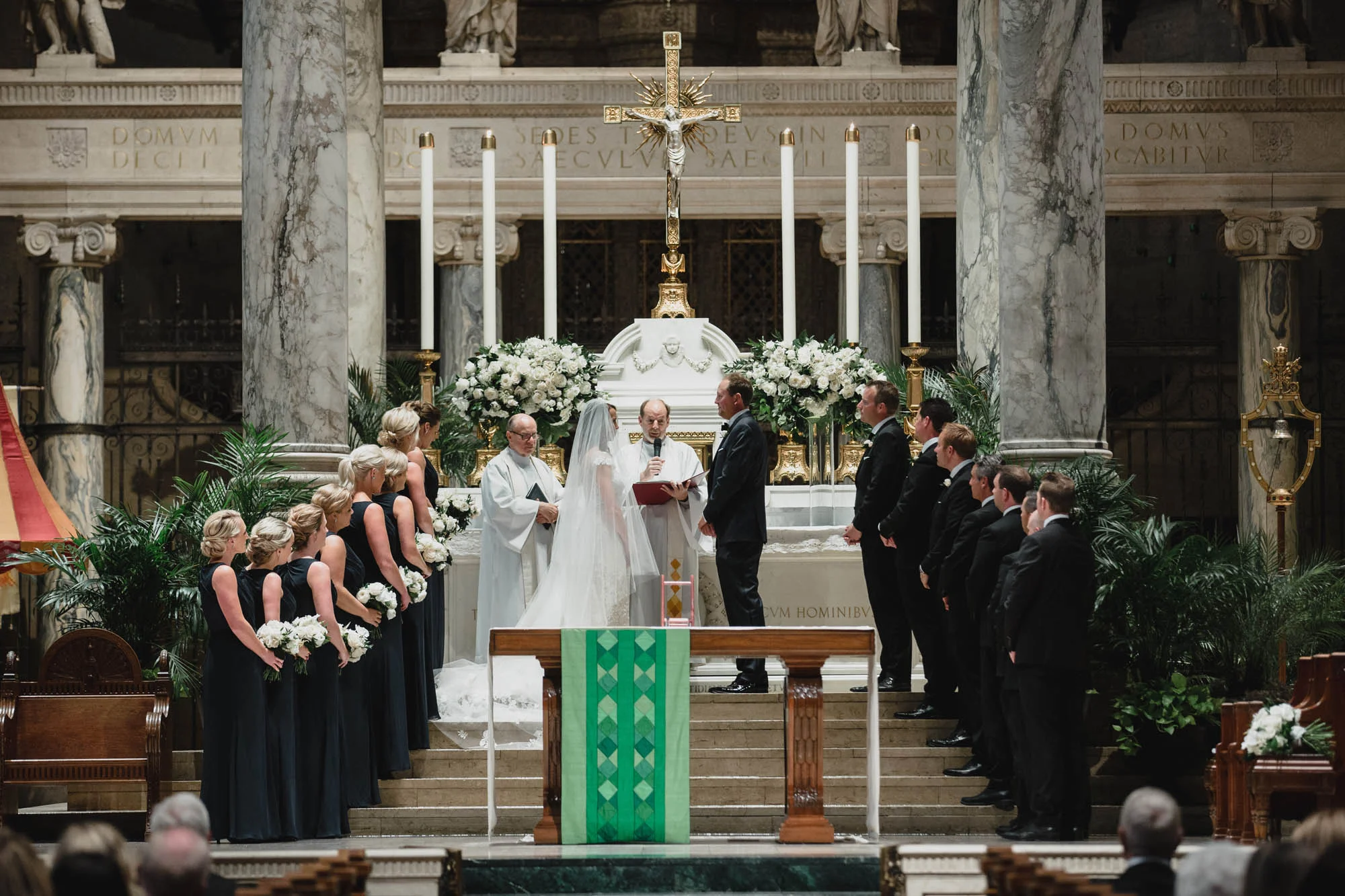 63_Basilica_Aria_Minneapolis_wedding.jpg