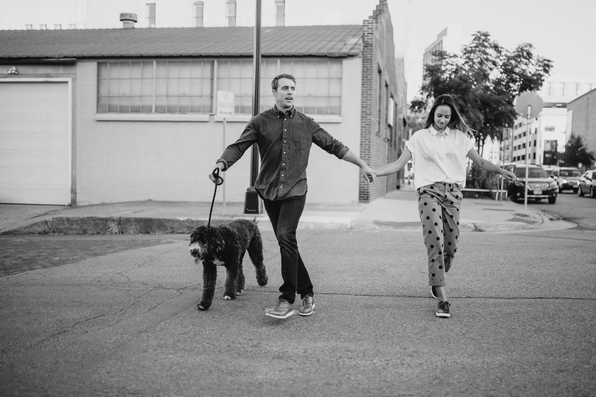 27_Minneapolis_north_loop_engagement_session.jpg