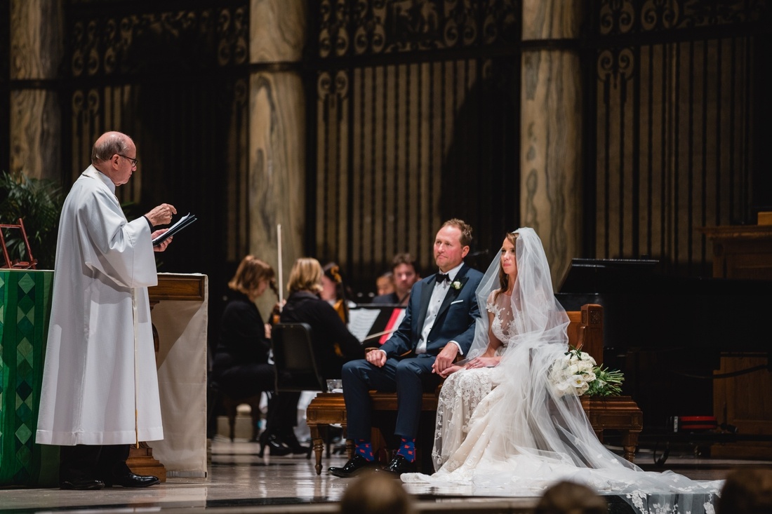 032_Minneapolis_Basilica_wedding-1100x733.jpg