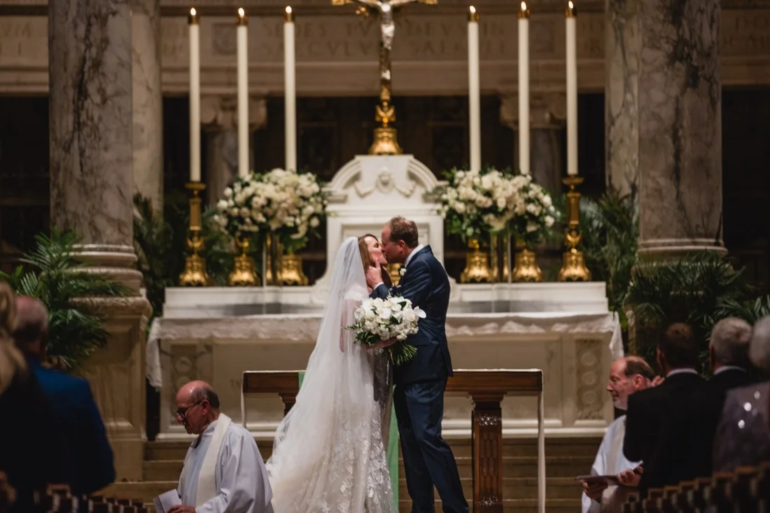 035_Minneapolis_Basilica_wedding-1100x733.jpg