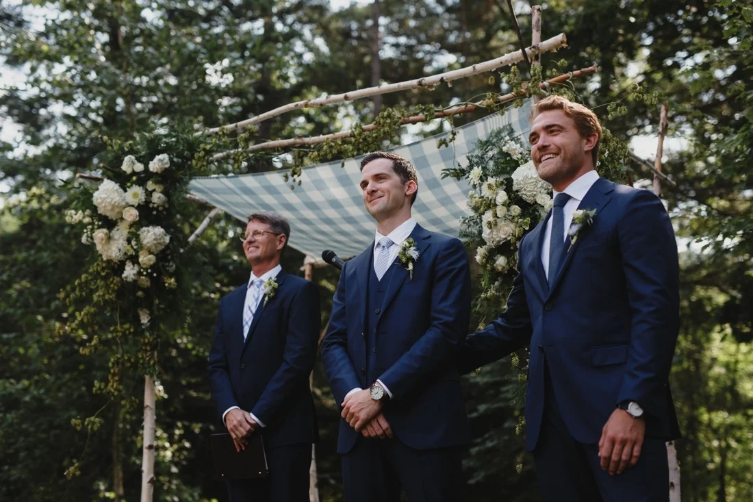 24_Wisconsin_cabin_wedding-1100x733.jpg