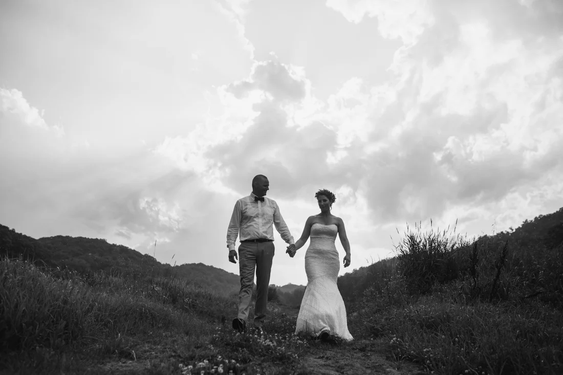 25_Minneapolis_wedding_Photographer_Barn_Wedding-1100x733.jpg