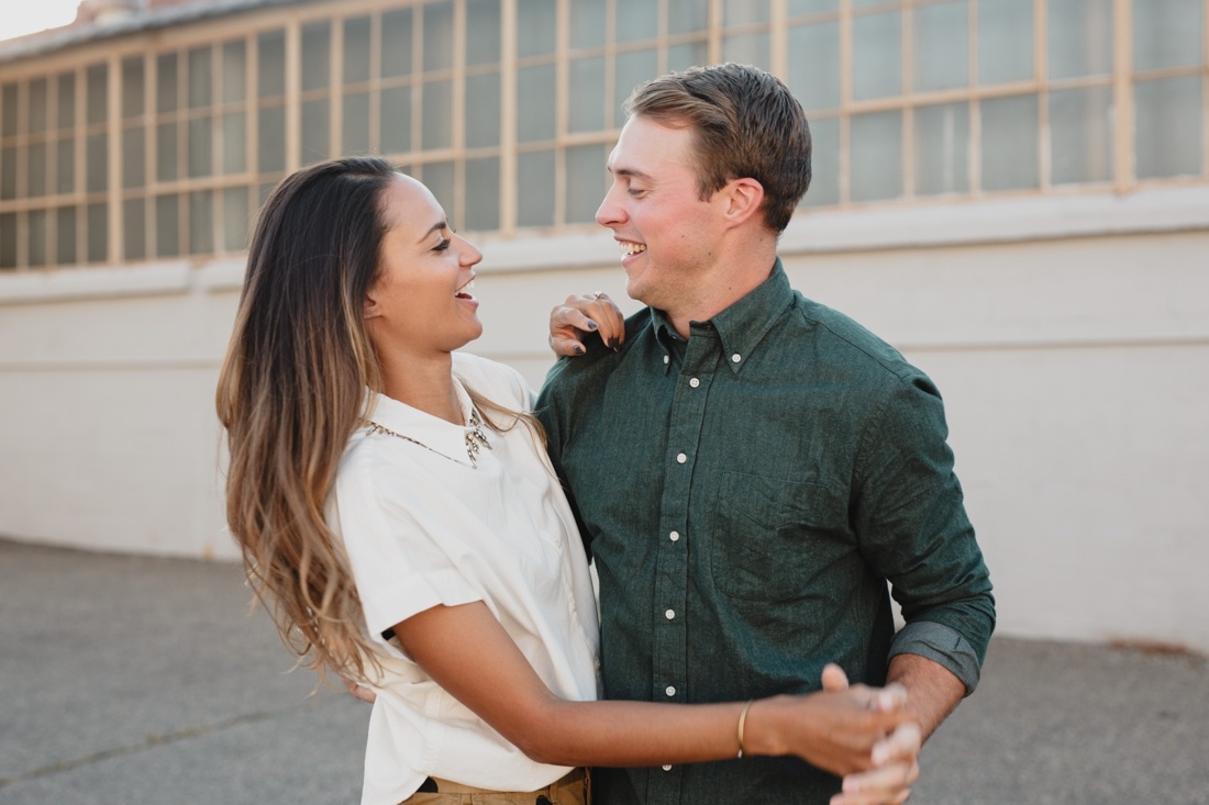 09_MInneapolis_engagement_Session_north_loop-1100x733.jpg