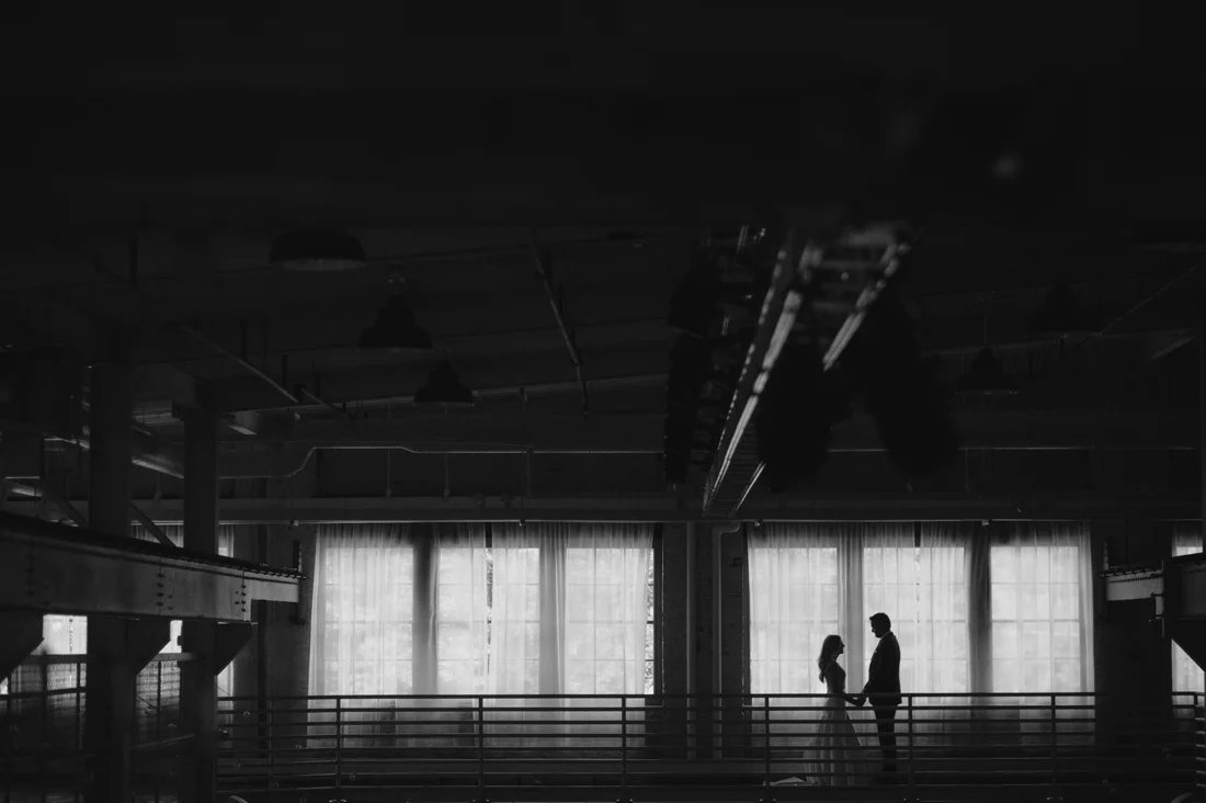 07_Minneapolis_Wedding_Photography_Machine_Shop-1100x732.jpg