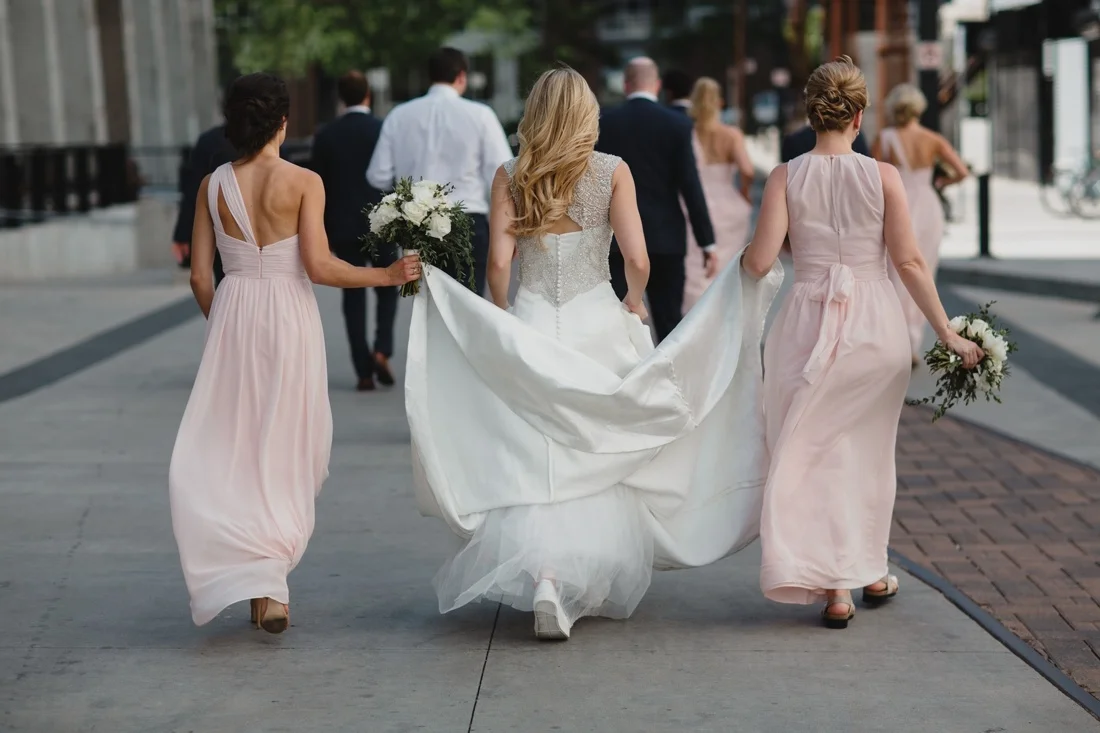 20_Minneapolis_Wedding_Photography_Machine_Shop-1100x733.jpg