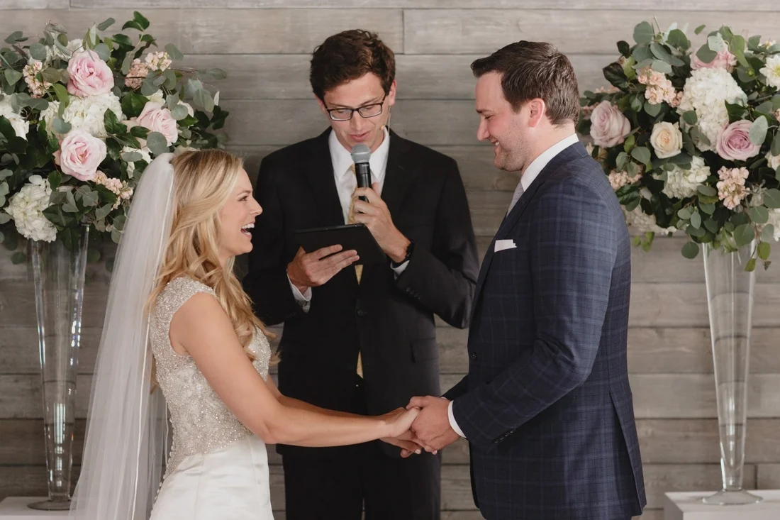 31_Minneapolis_Wedding_Photography_Machine_Shop-1100x733.jpg