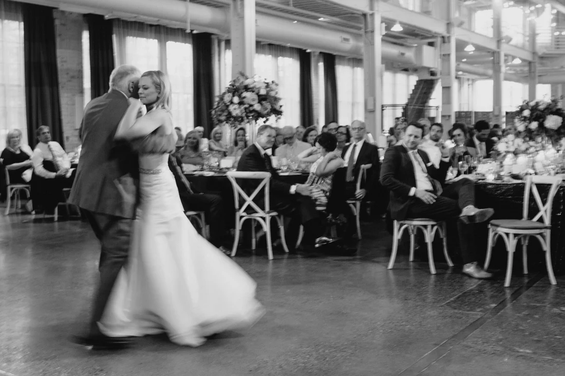 43_Minneapolis_Wedding_Photography_Machine_Shop-1100x733.jpg