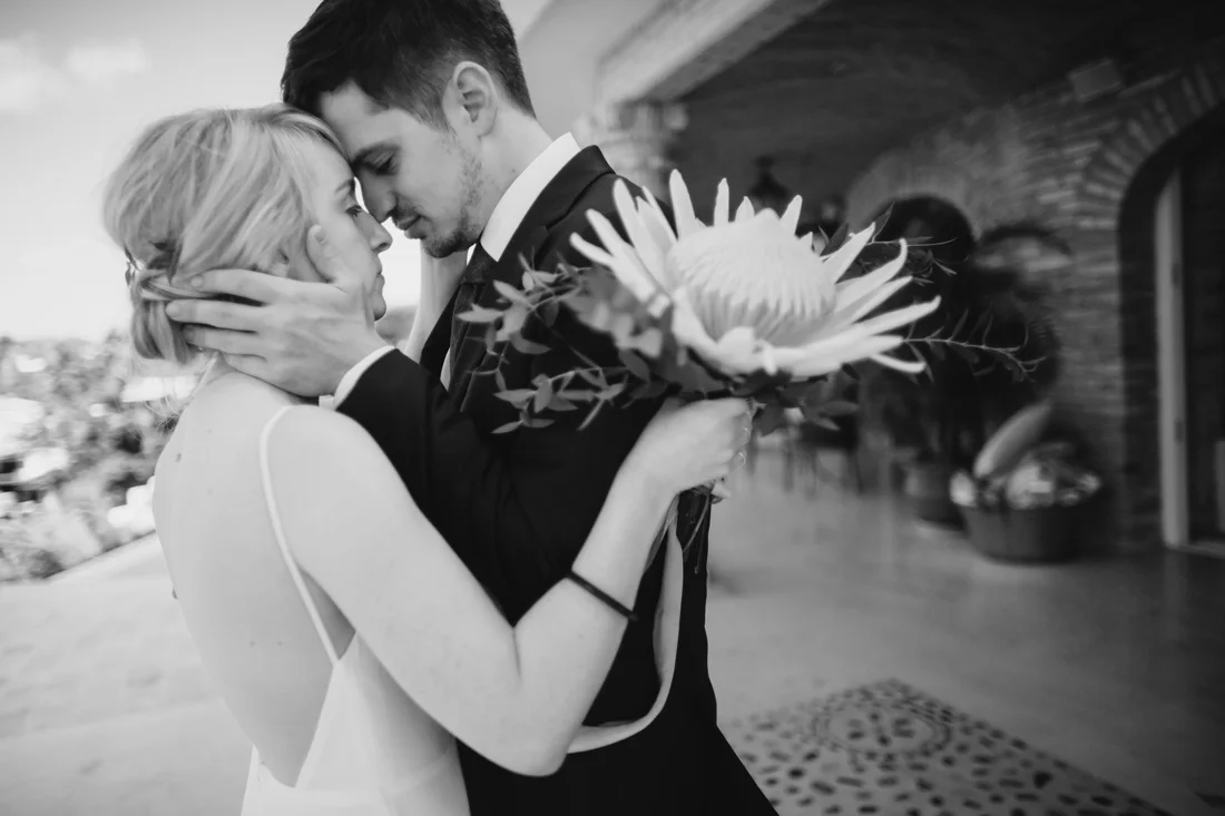 19_first_look_sayulita_wedding_minneapolis_photographers-1100x733.jpg