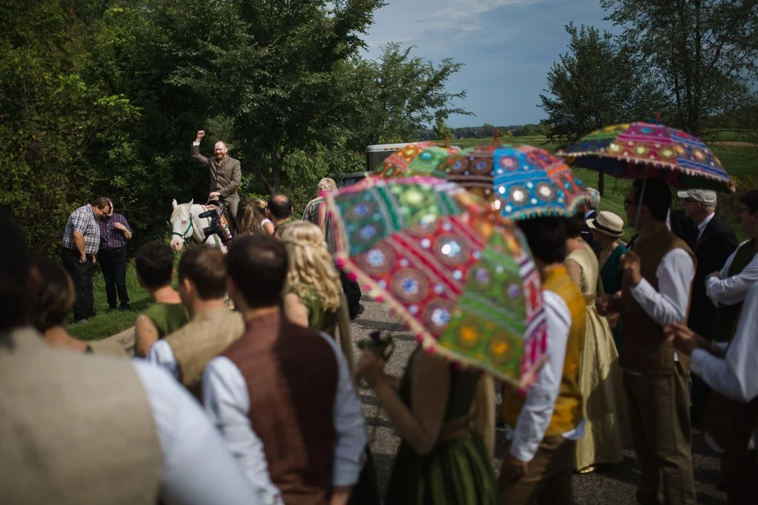 01_minneapolis_wedding_photographers-1100x733.jpg
