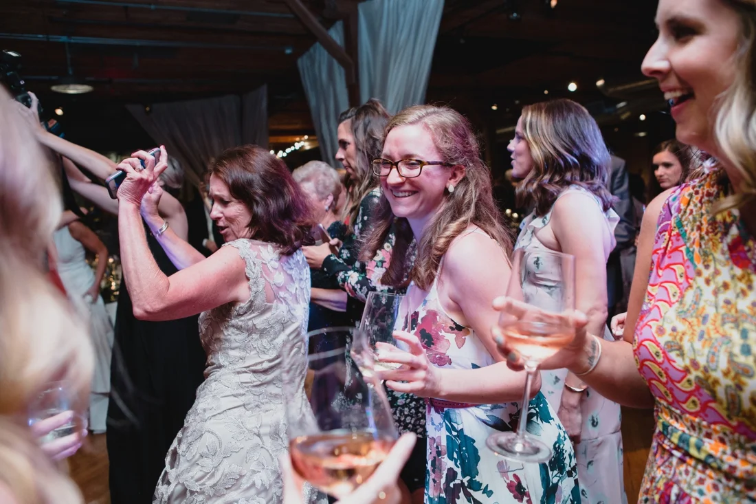 092_Minneapolis_chowgirls_solar_arts_Wedding.jpg