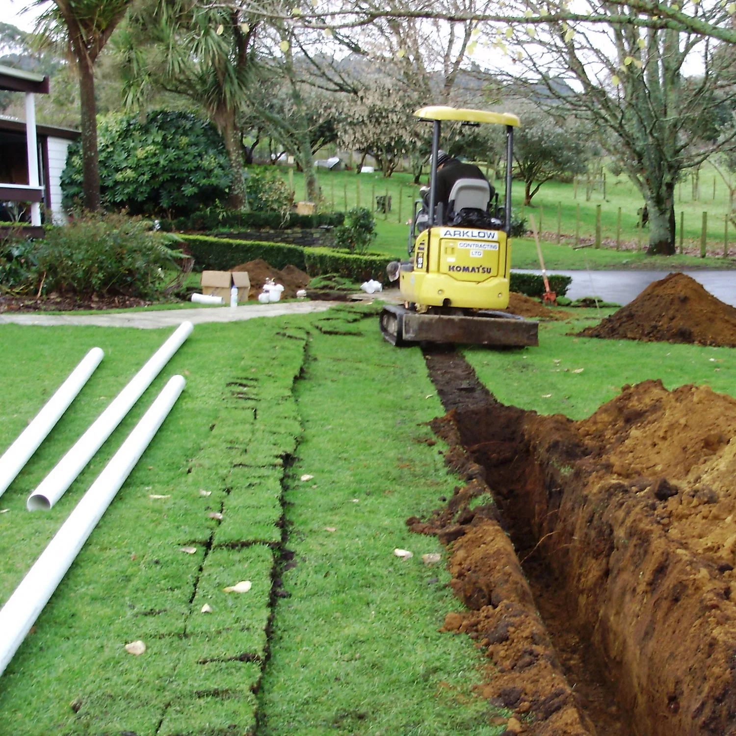 Laying househould pipes