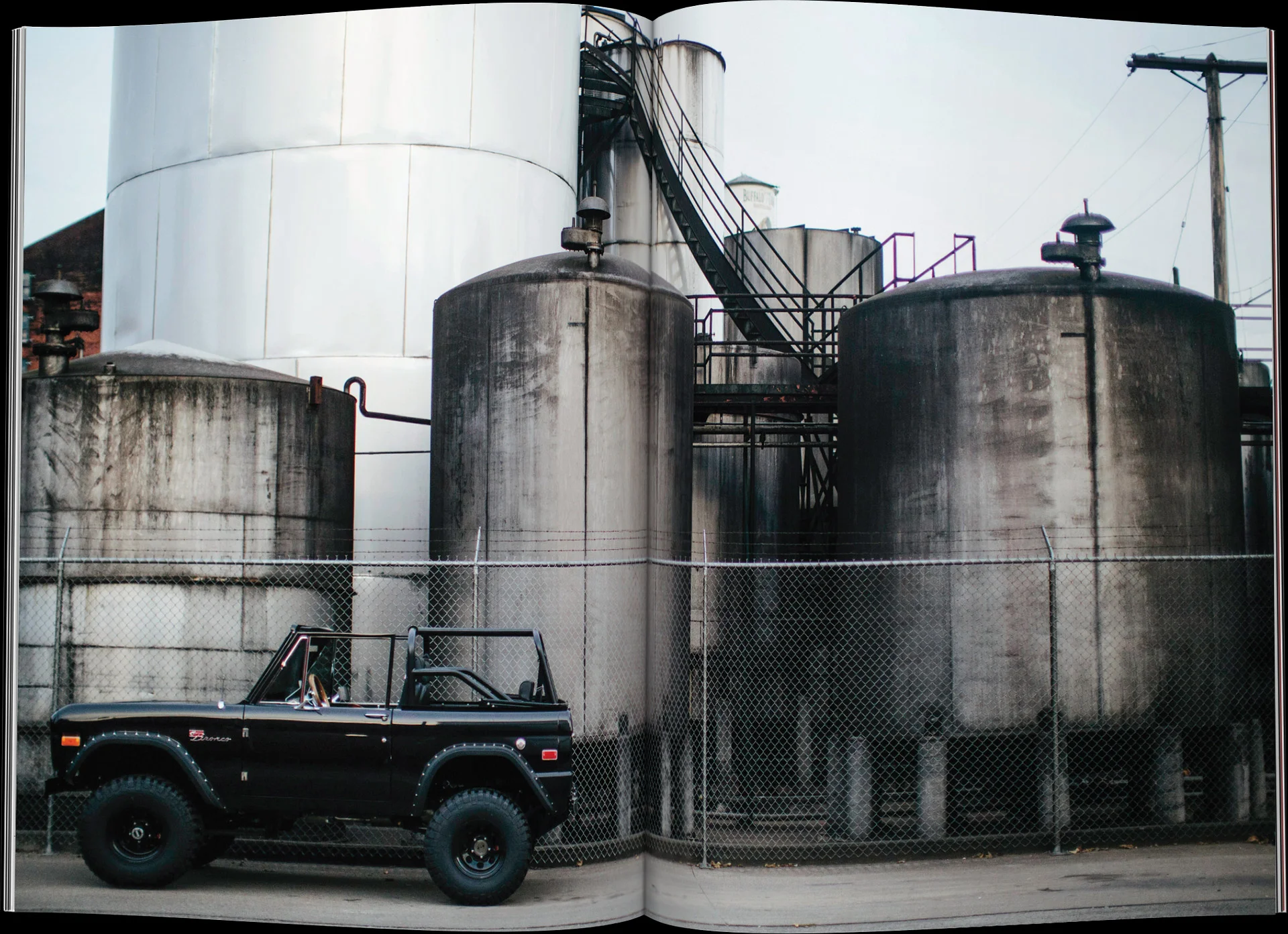 uncrate-issue-03-b-3.jpg