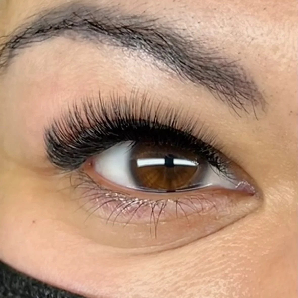 One of my most unique lash maps believe it or not 🔍🤎🍩

Lash mapping is how I design a set specifically for 𝑦𝑜𝑢𝑟 face. It&rsquo;s not one-size-fits-all&mdash;it&rsquo;s about using different lash curls, lengths, and thicknesses to subtly (or bo