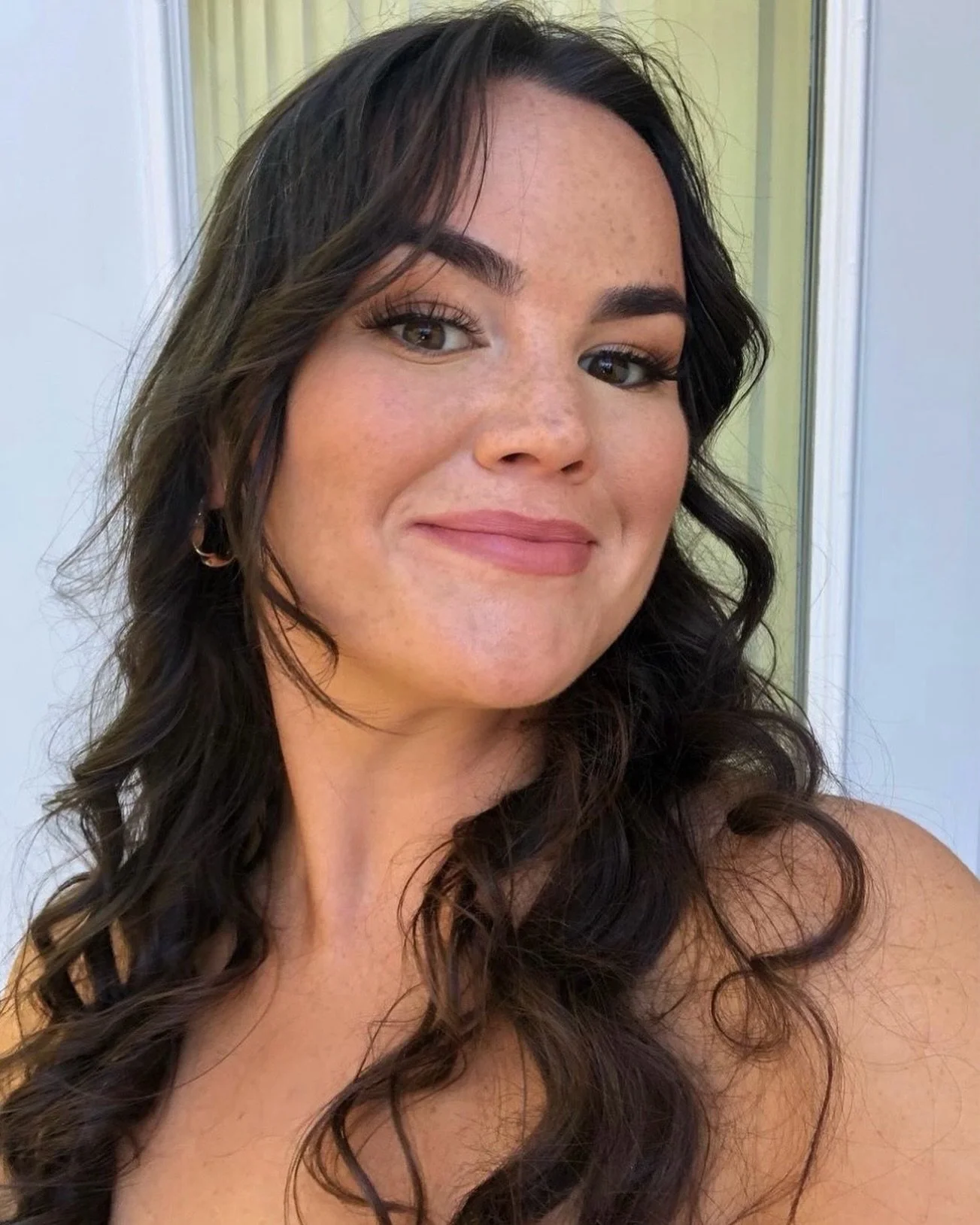 𝐁𝐫𝐨𝐰 𝐓𝐢𝐧𝐭 &amp; 𝐒𝐡𝐚𝐩𝐞 ♡︎ ᴡᴇᴅᴅɪɴɢ ᴇᴅɪᴛɪᴏɴ 
One less worry on celebration day 💍 

Thanks for the selfie Erin 🧚🏻 Absolutely 𝑠𝑡𝑢𝑛𝑛𝑖𝑛𝑔✨ 

#BrowTint #BrowTinting #ShrewsburyBrows #MonmouthCountyBrows  #BrowWax #BrowShaping #Brow #Re