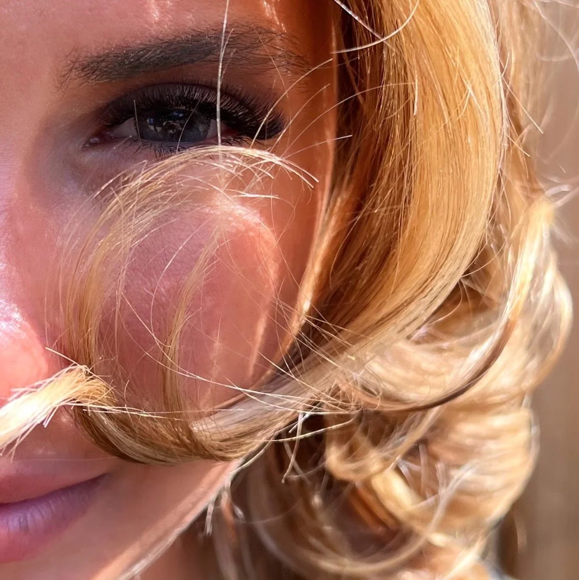 Detail work🔎✨

📸 @rachels_cocoglow 

#NJLashes
#LashExtensions
#LashArtist
#MonmouthCountyNJ
#SGBeautyNJ