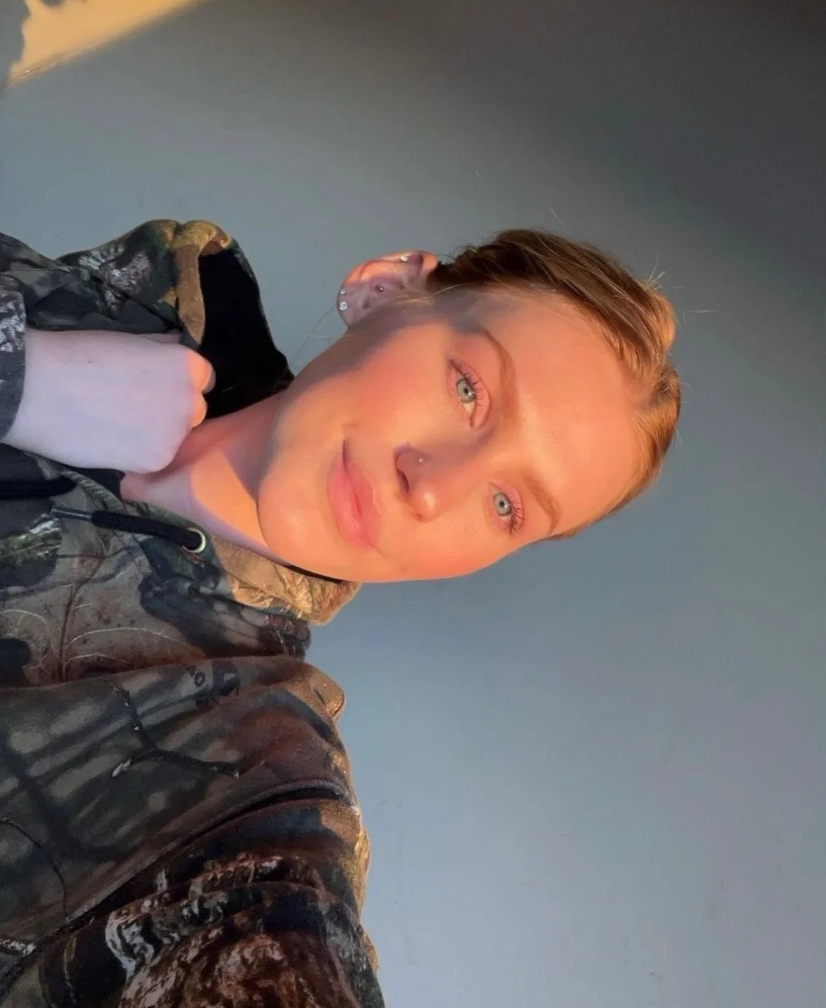 Golden hour brows 🌅
A little darker at first = longer-lasting results

#SGBeautyNJ
#BrowTint
#NaturalBrows
#ShrewsburyNJ
#MonmouthCountyNJ