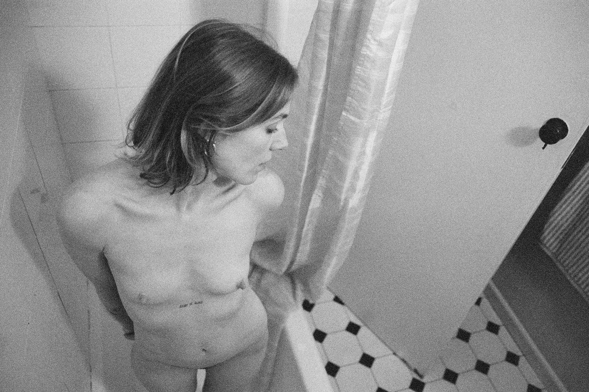 JamesAnnesley_Bathroom.jpg