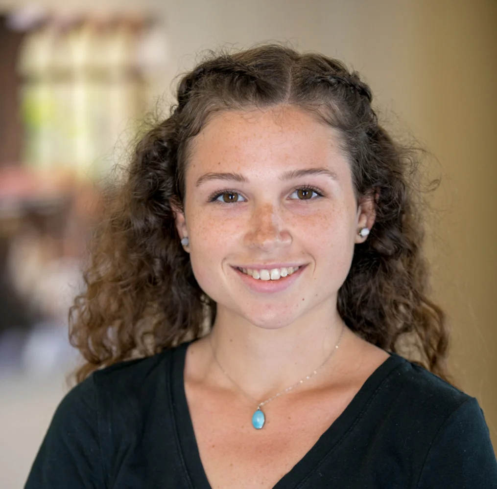 headshot for website (1 of 1).jpg