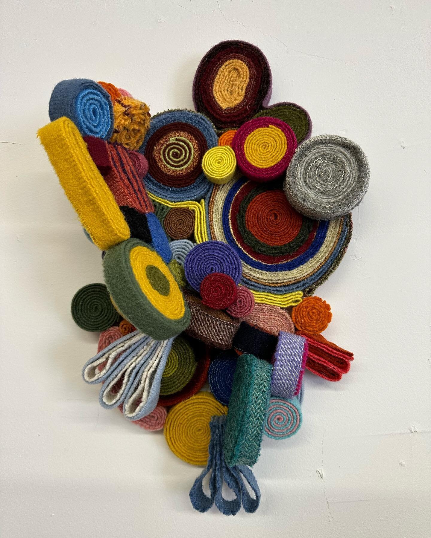 Working on some more wool quillie sculptures. Definitely still figuring it out. This measures roughly 10 by 15 inches. #contemporaryfiberart #fiberart #contemporaryartist #woolart #riarts