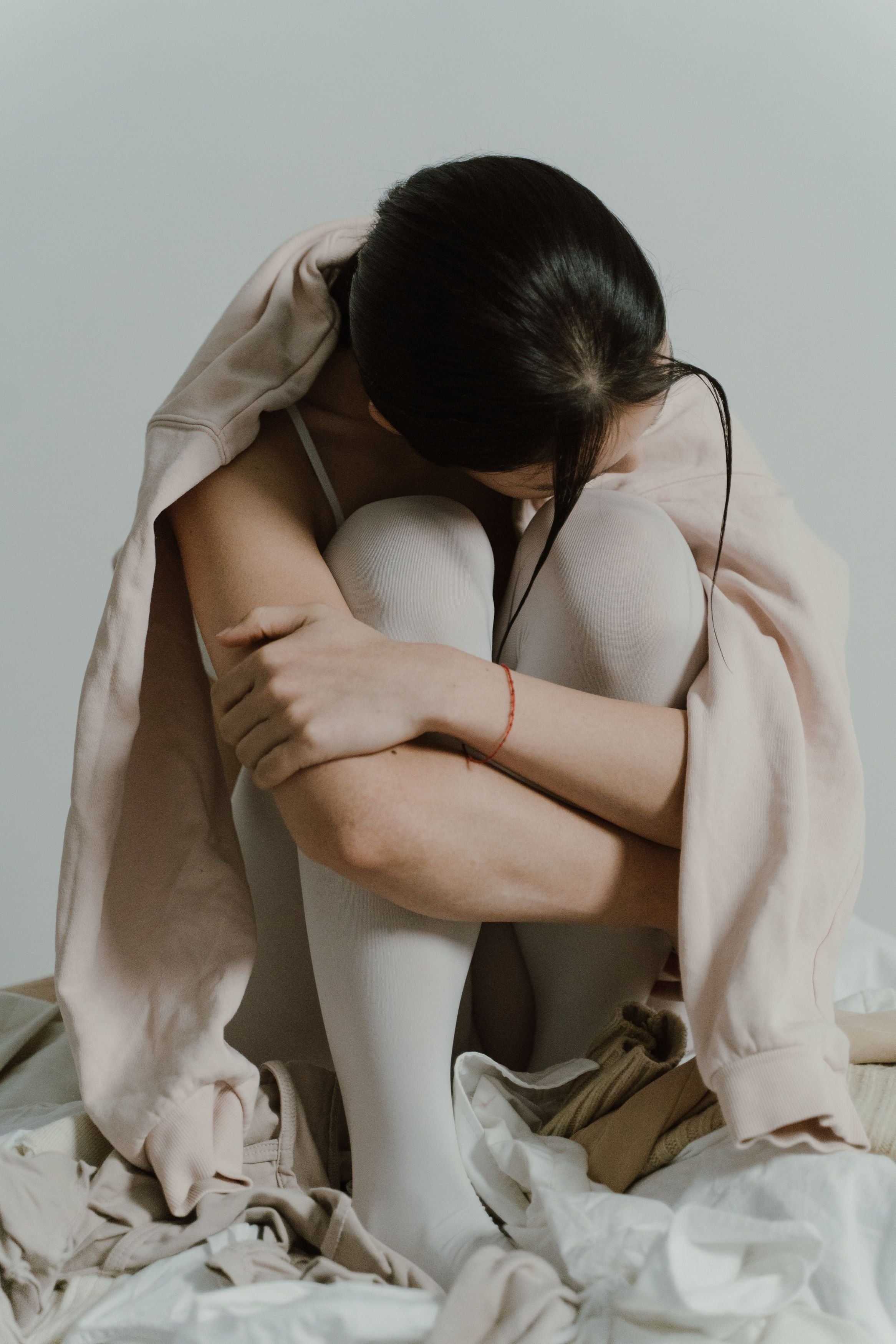 Why Anxiety Pulls You Out of the Present Moment (And How Grounding Helps You Come Back)
